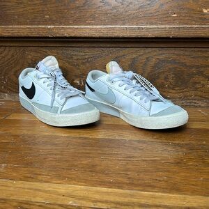 NIKE LOW ‘77 BLAZERS